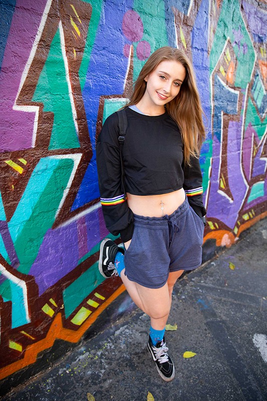 ＜素人＞ ロスでナンパしたスケボー大好き留学生が日本の中年おじさんにお...