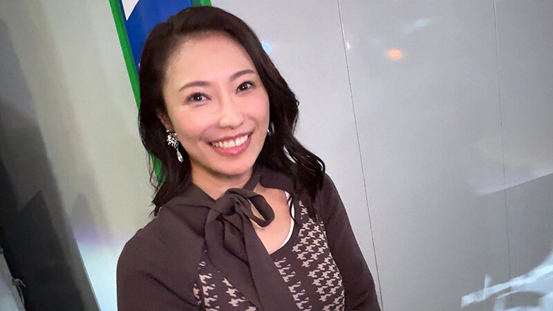 ＜素人＞ 【ハイスペ熟女、淫らに乱れる―】アラフォー上級国民奥様 年下...