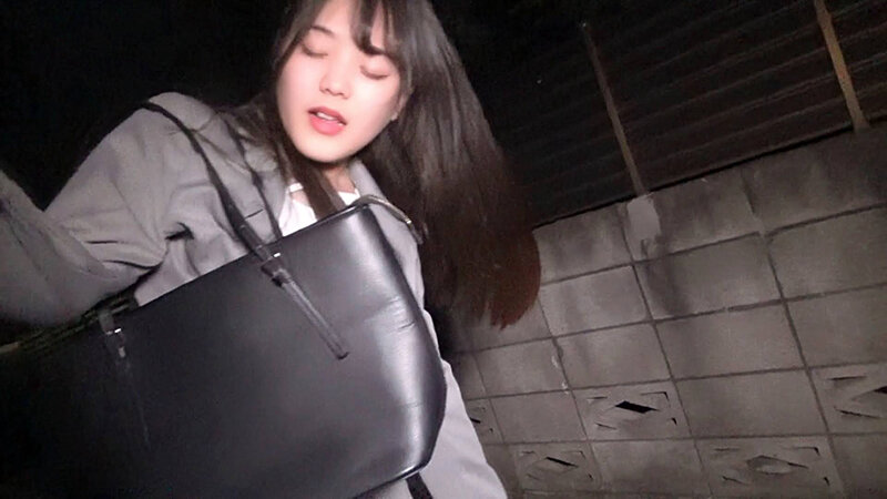 ＜素人＞ ＃03 深夜の路上で彷徨っているOLを自宅に持ち帰り生中出し...