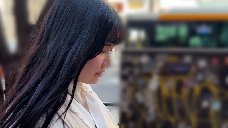 ＜素人＞ M男が街中で女性に声をかけてキスさせてもらう 社員食堂アルバ...