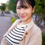 ＜素人＞ 素人妻が一般大学生の自宅にコンドーム1つ渡され一泊一度のゴム姦では満足できず宿泊中2度もガチ中出しを許してしまう 激しい騎乗位で色白柔尻を揺らす発情妻 ひかりさん 32歳 『FANZA』