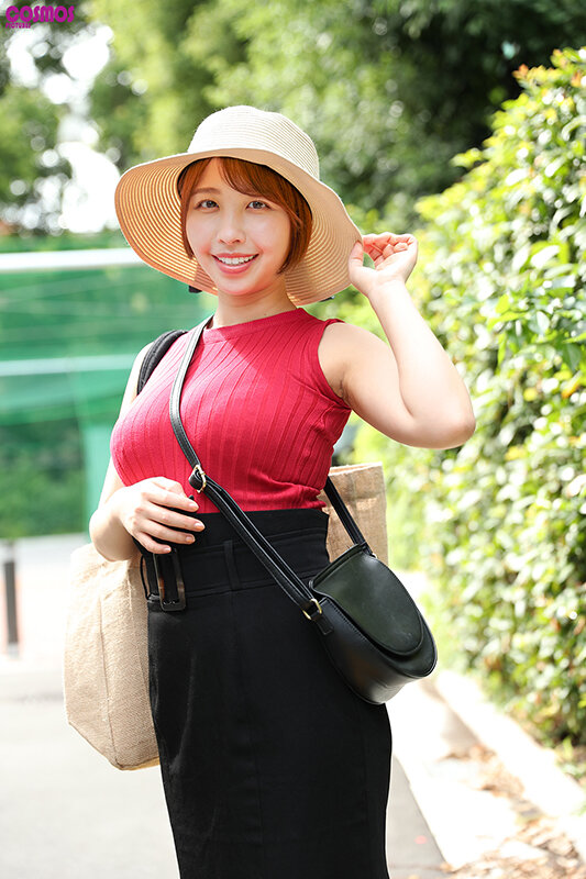 ＜素人＞ 素人妻が一般大学生の自宅にコンドーム1つ渡され一泊一度のゴム...