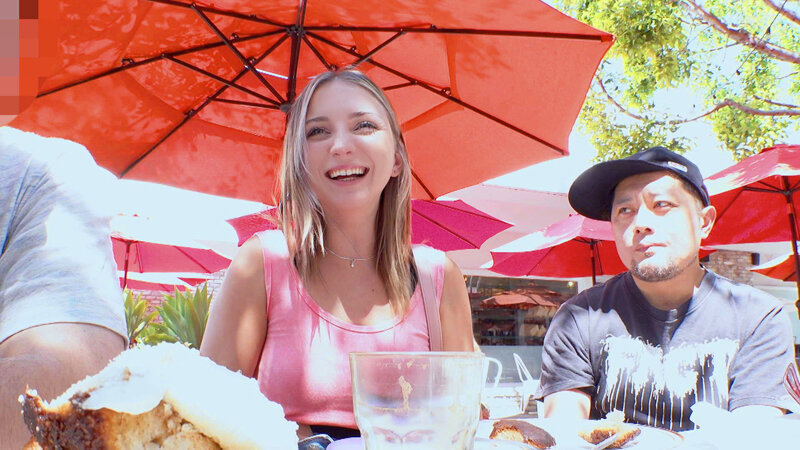 ＜素人＞ ロスでナンパした10人の素人娘たちがかわいくてエロすぎたので...