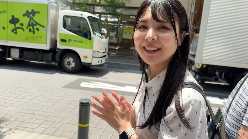 ＜素人＞ 【あざとい後輩推しアカウント】 常に笑顔のあざと系女子 後輩...