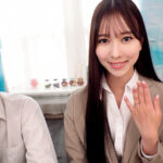 ＜素人＞ 男女の友情は性欲に負ける 女上司 既婚と部下が全身ぬるべちょオイルエステ素股体験 人妻上司とのエチエチオイルマッサージ 意識し合う男女 びちょぬるマ〇コ＆勃起チ〇ポをグチュグチュ擦り合わせる男女はスケベ本能の剥き出しでヌルっとNTR挿入してしまうのか 『FANZA』