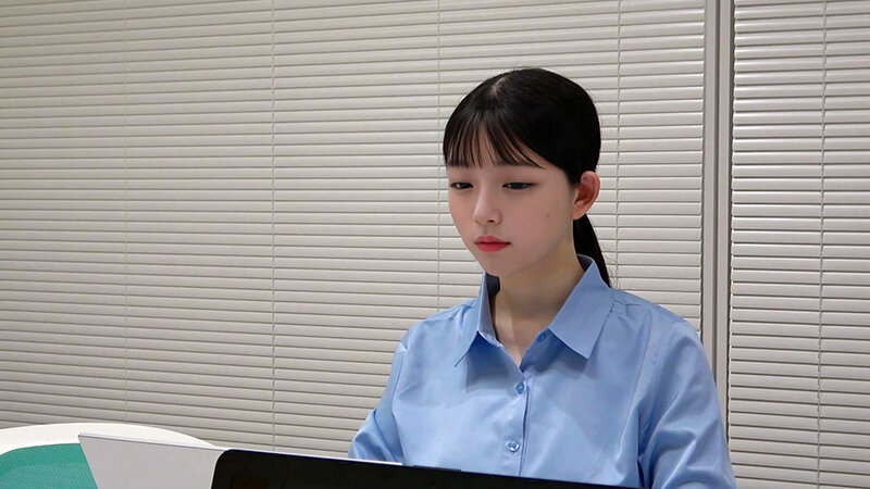 ＜素人＞ デリヘル呼んだらまさかの同僚！普段は真面目な男女塾講師がホテ...