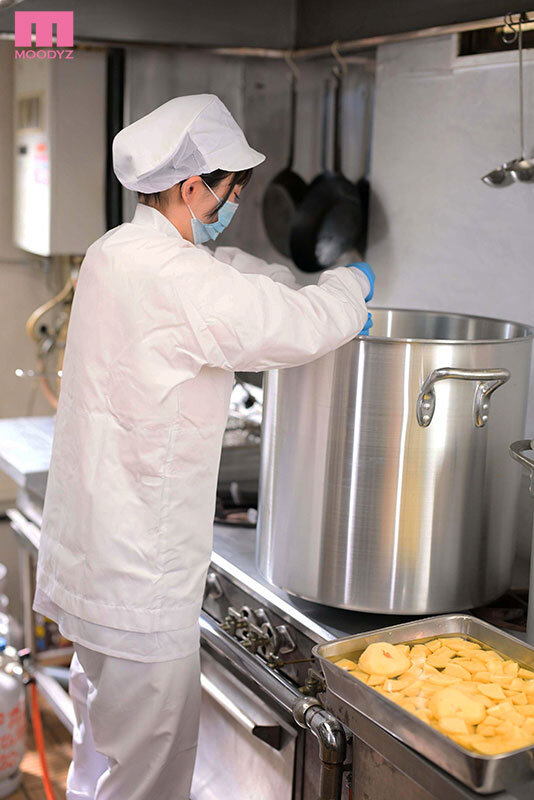 ＜素人＞ 月～金まで毎日子どもの健康を支える地味な給食調理士がチ●ポハ...