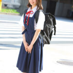 ＜素人＞ 修学旅行で来ていた微乳J●を自由時間の2時間、ハメまくった（笑） ネットで知り合った初対面のおじさんにリアルで会ったが最後。断り切れなくて、中出しまでされてしまった無垢女子。 ゆな 『FANZA』