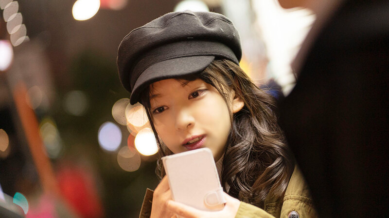 ＜素人＞ ≪ナンパ企画≫ 街中で出会い系「すれ違い」機能を使ってスマホ...