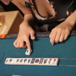 ＜素人＞ 酔った勢いの悪ノリ脱衣麻雀が…罰ゲームのエロコス着て豹変した豪運痴女に僕ら全員ひんむかれ、精子払いを強要されたドスケベ徹マン役満追撃で濃厚パイズリ＆強●中出し 役野満里奈 『FANZA』