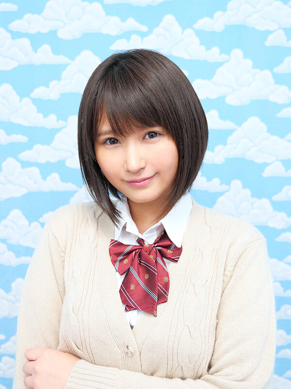 ＜素人＞ 素人女子〇生 ラップ1枚隔ててお兄ちゃんと素股体験して発射で...