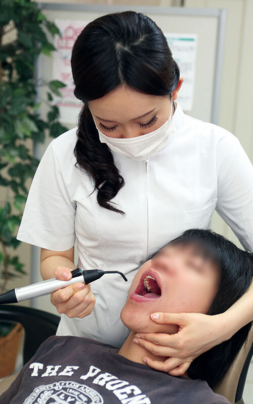 ＜素人＞ 本物歯科助手さん収録！働く制服お姉さんのエロ事情を隠し撮り ...