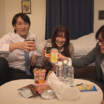 ＜素人＞ ニンゲン観察＜ヤリ過ぎ素人乱交＞同じ会社で働く仲良し同期3人組 山口くん×石川さん×成瀬くん 『FANZA』