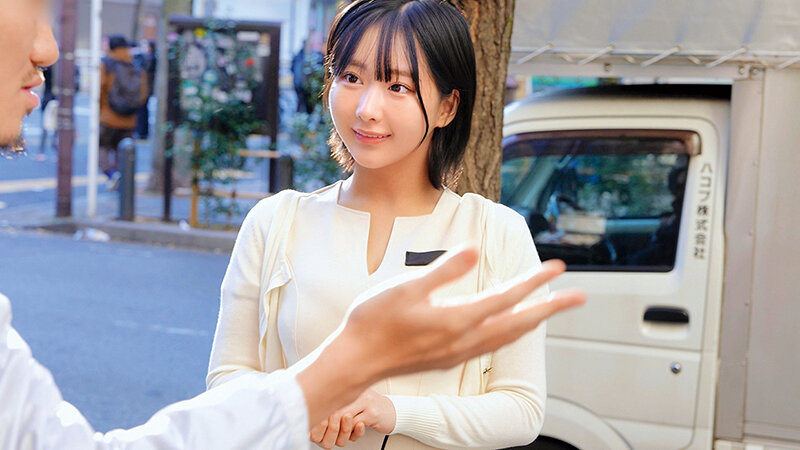 ＜素人＞ 働くカワイイ看板娘の皆さん！！「仕事の合間に筆下ろししてくれ...