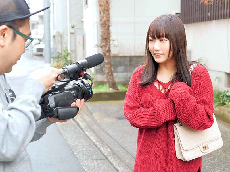 ＜素人＞ 池袋で見つけた心優しい働くお姉さん 童貞くんのオナニーのお手...