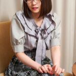 ＜素人＞ エッチに興味なさそうだけど誰よりもむっつりスケベな陰キャメガネっ娘25人 『FANZA』