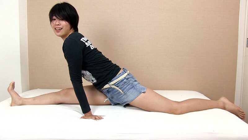 ＜素人＞ あどけない笑顔の高身長スレンダー美女のオナニーの先まで撮らせ...