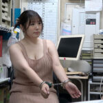 ＜素人＞ 万引き スーパーの人妻たち ●言い訳がましいムッチムチ豊満妻 ●タチの悪いパイパンお色気妻 ●態度を改めない美脚巨乳妻 『FANZA』
