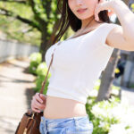 ＜素人＞ ミステリアスな瞳が特徴的な元恋愛禁止アイドル中出しAVデビュー 現役時代隠し通していた165cm 45kg Icupのスタイルが凄すぎた。 秋瀬りり 『FANZA』