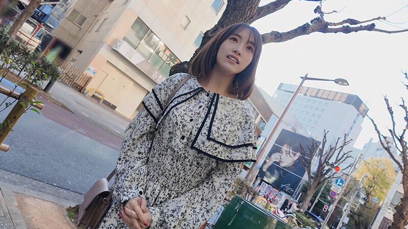 ＜素人＞ カワイイ巨乳素人お嬢さん！童貞君にデカパイ授乳させてくれませ...
