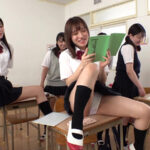 ＜チラリ＞ 教育実習生のボクを挑発してくる美少女パンチラ誘惑 『FANZA』