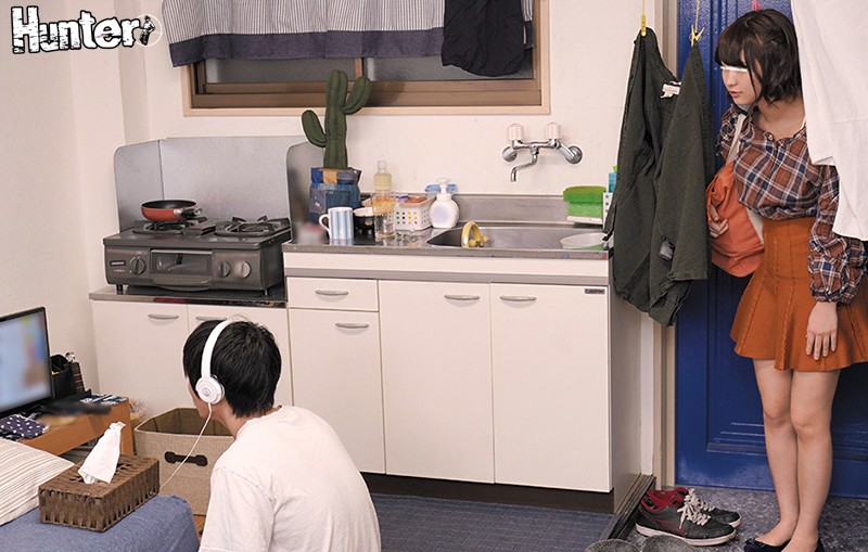 ＜チラリ＞ 上京して専門学校から徒歩5分のアパートに一人暮らし！しかし...