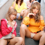 ＜チラリ＞ アパートの階段に溜まっているヤンキー女子たちがカワイくてエロ過ぎる格好をしているので思わずガン見したら…引っ越した先のアパートは治安が悪くて 『FANZA』