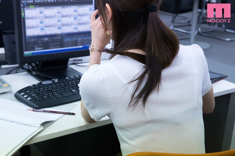 ＜チラリ＞ 同僚チラリズム 『FANZA』