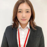 ＜チラリ＞ ロッカーの向こうには40名以上の同僚が通常業務中！公開全裸！！SOD女子社員 ハダカになるより恥ずかしい脱ぎキャンBOX野球拳 小野村光 『FANZA』