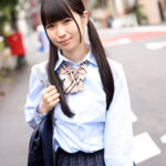 ＜チラリ＞ 美乳露出 胸チラ誘惑でフル勃起させる美少女Aカップちゃん 『FANZA』