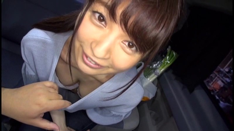 ＜チラリ＞ こんなに爽やかな笑顔の若奥さんがヨダレまみれのだらしないア...