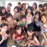 ＜チラリ＞ 【VR】常にパンチラとブラチラが見れるラッキースケベ電車 『FANZA』