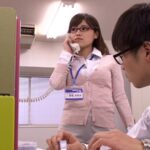 ＜チラリ＞ 僕の部長は仕事が出来てメガネの似合う才色兼備の女上司で月から金まで毎日パツパツのパンツルックでバリバリと業務をこなしておられるのだがそんな部長の強烈に食い込んだ股間のマンスジに目を奪われて僕は今日も仕事が手に着かない 新城あゆみ 『FANZA』