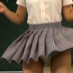 ＜チラリ＞ 女子校生パンチラトランポリン 『FANZA』