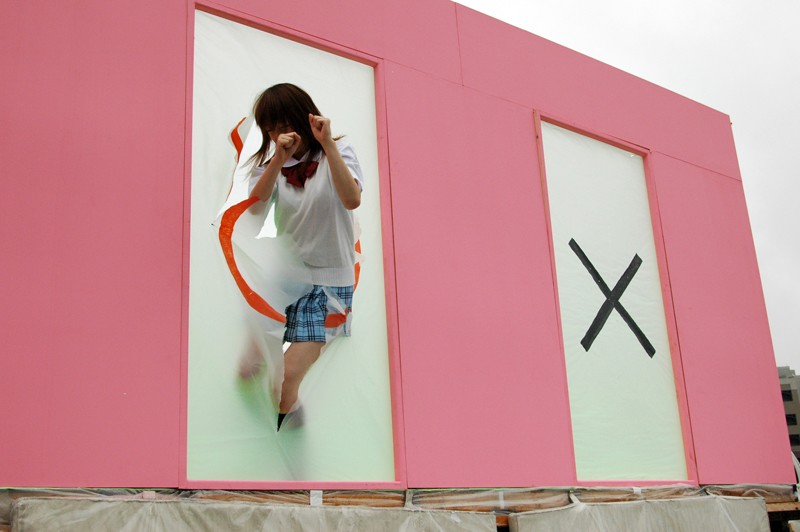 ＜チラリ＞ 女子校生限定！！負ければHな罰ゲーム 飛び込み○×クイズ ...