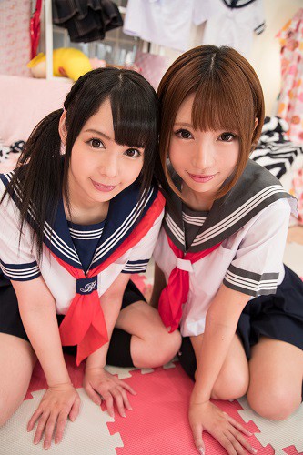 ＜チラリ＞ 【VR】ロリJ●リフレ Wフェラからの顔射 『FANZA』