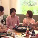 ＜チラリ＞ 週末にバーベキューを楽しむ近所の仲良し夫婦3組。昼から飲み過ぎ、はしゃぐ奥様たち。それを見るお互いの旦那たちのエロい目線。自分の嫁より、他人の奥さんが気になってしょうがないっ！！酔っぱらった勢いでこっそり誘ってみたら意外にOK？！うっかり中出し。 5 『FANZA』