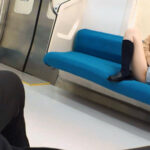 ＜チラリ＞ 【挑発！！パイパン天使みいなちゃん（仮名）】FALENO変態特急！！車内でパンティを見せつけボクヲ挑発する変態女子〇生。我慢できずヤって？ヤラれて？しまいました。 『FANZA』