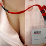 ＜チラリ＞ 入院したら看護師がみんな巨乳でノーブラ！？2 ノーブラ透け乳首を押し付けられて巨乳の谷間を見せつけられたらもう我慢できません！！ 『FANZA』