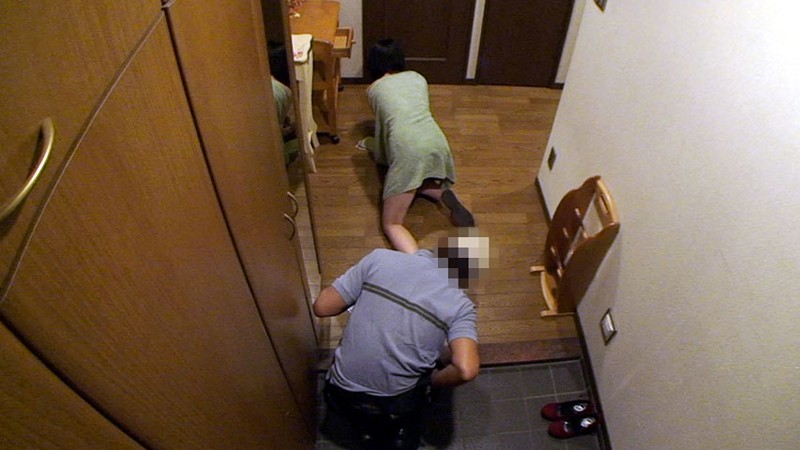 ＜チラリ＞ 自宅露出 セルフ盗撮 2 『FANZA』