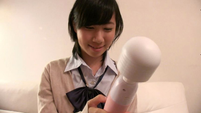 ＜チラリ＞ 電マでイキたがる女子校生をスンドメで焦らしてやりました 『...