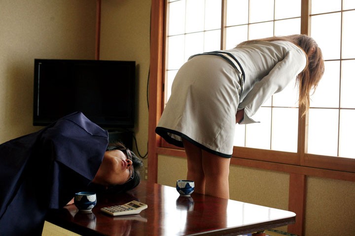 ＜チラリ＞ 野外でイタズラしちゃえ 竹ノ内優奈 『FANZA』