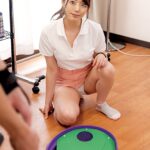 ＜チラリ＞ 料理、ヨガ、ゴルフなどを個人的に教えてくれる「大人の家庭教師」の無料講座に申し込んだら、若くて綺麗な先生が来て超ラッキー！ 『FANZA』