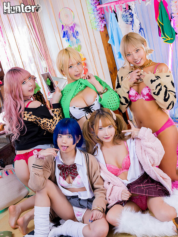 ＜チラリ＞ 突然出来た5人の義娘が全員ギャルの大家族！！朝から晩まで誘...