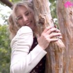 ＜チラリ＞ 白い妖精のMelody メロディー・雛・マークス 『FANZA』