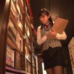 ＜チラリ＞ 都内某所のネットカフェには寝ている客を、ねっとりフェラで虜にするソソる女子店員がいるらしい。 『FANZA』