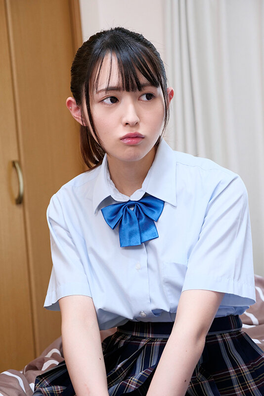 ＜チラリ＞ 寝ている女子校生の妹にイタズラしていたら逆に生ハメを求めら...