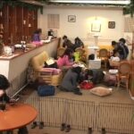 ＜チラリ＞ 猫カフェでみつけたガードの甘いパンチラ娘は店内で触られても断れない 『FANZA』