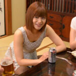 ＜チラリ＞ 同窓会の宴会場の隣の部屋で初恋のクラスメイトとSEXできた記録 /紺野ひかる 『FANZA』