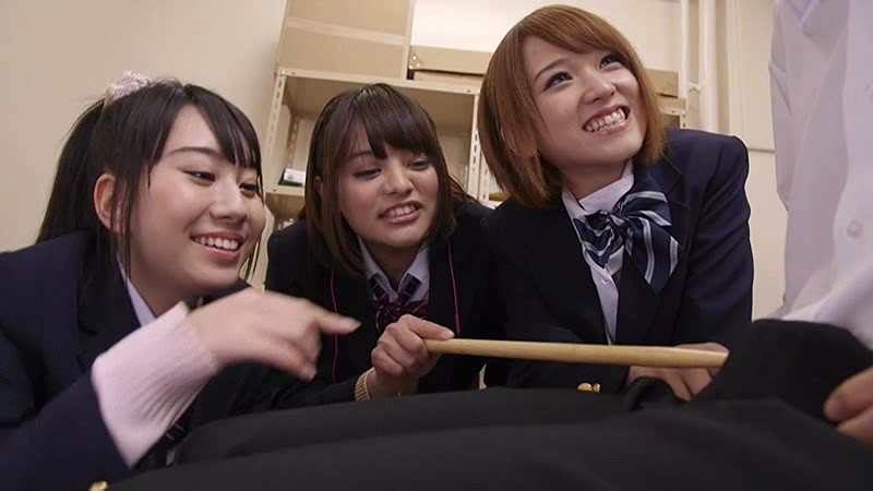 ＜チラリ＞ 男は僕ひとりのハーレムけいおん部 『FANZA』